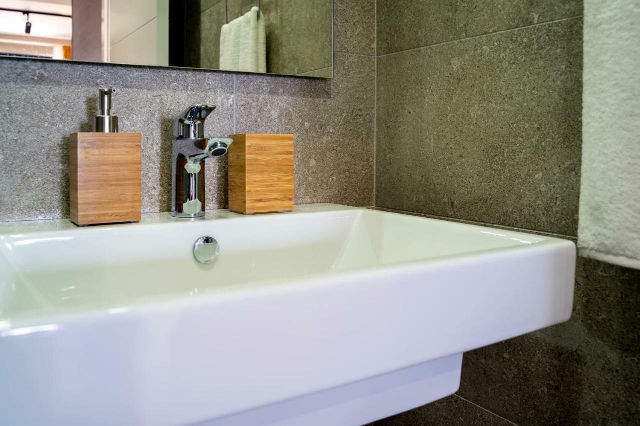 Sealine Apartments A1 Тиват Екстериор снимка
